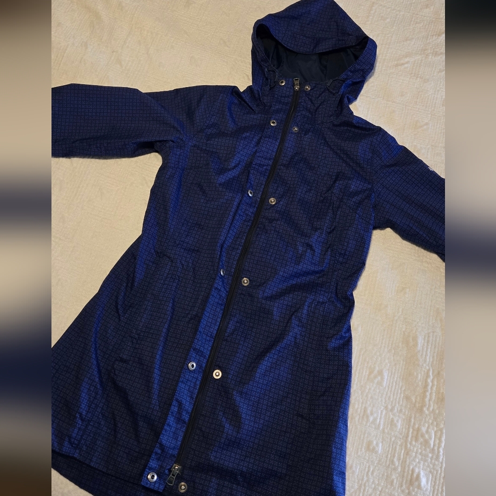 Columbia Omni-Tech Breathable Hooded Rain Jacket, Blue Grid Print, Size Small - Picture 3 of 10